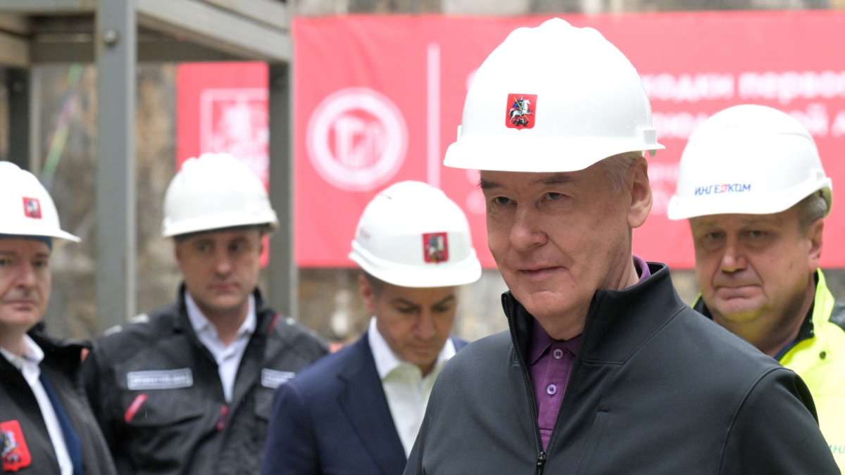 Мэр Москвы Сергей Собянин дает старт проходки первого участка Бирюлевской линии Московского метрополитена. Появление этой ветки улучшит транспортное обеспечение юга и юго-востока Москвы