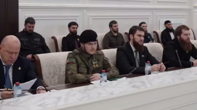 Рамзан Кадыров выложил видео совещания с участием сына Адама на фоне слухов о ДТП