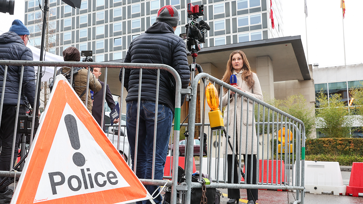 Швейцарские СМИ заявили о разрыве между США и Украиной из-за рассадки делегаций