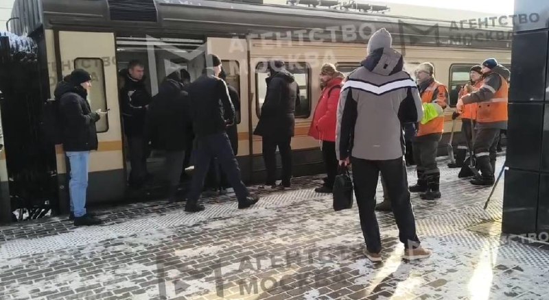 Пассажир упал на рельсы на станции МЦД-4 «Минская»