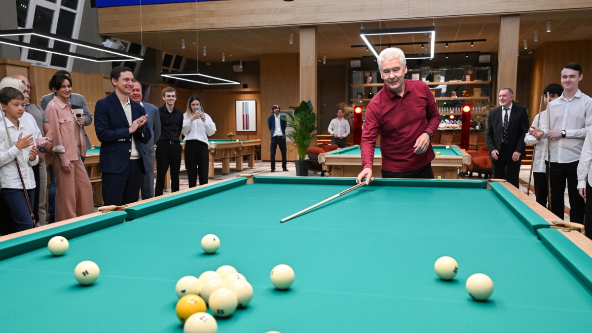 Мэр Москвы Сергей Собянин на открытии Дома русского бильярда «Родина» в отреставрированном клубе фабрики «Свобода» на Вятской улице