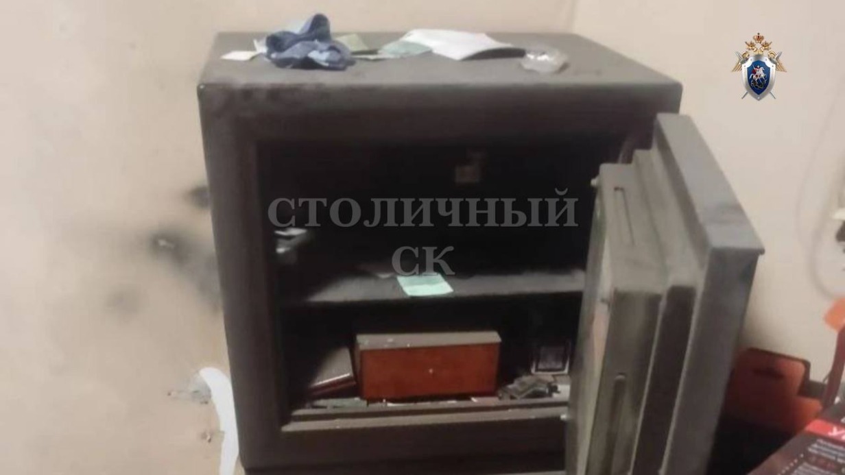 Подросток вместе с соучастниками украл из квартиры в Москве миллион рублей