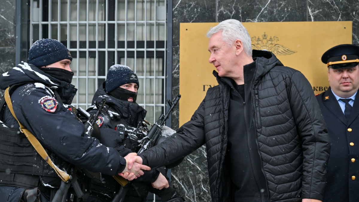 Мэр Москвы Сергей Собянин, открывая новое здание ОВД, поздравил сотрудников органов правопорядка с новосельем и предстоящим Днем защитника Отечества