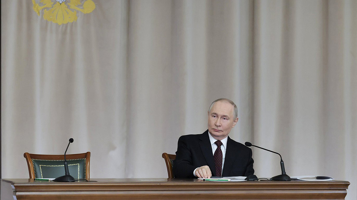 Путин поручил усилить защиту должностных лиц Минобороны и ОПК