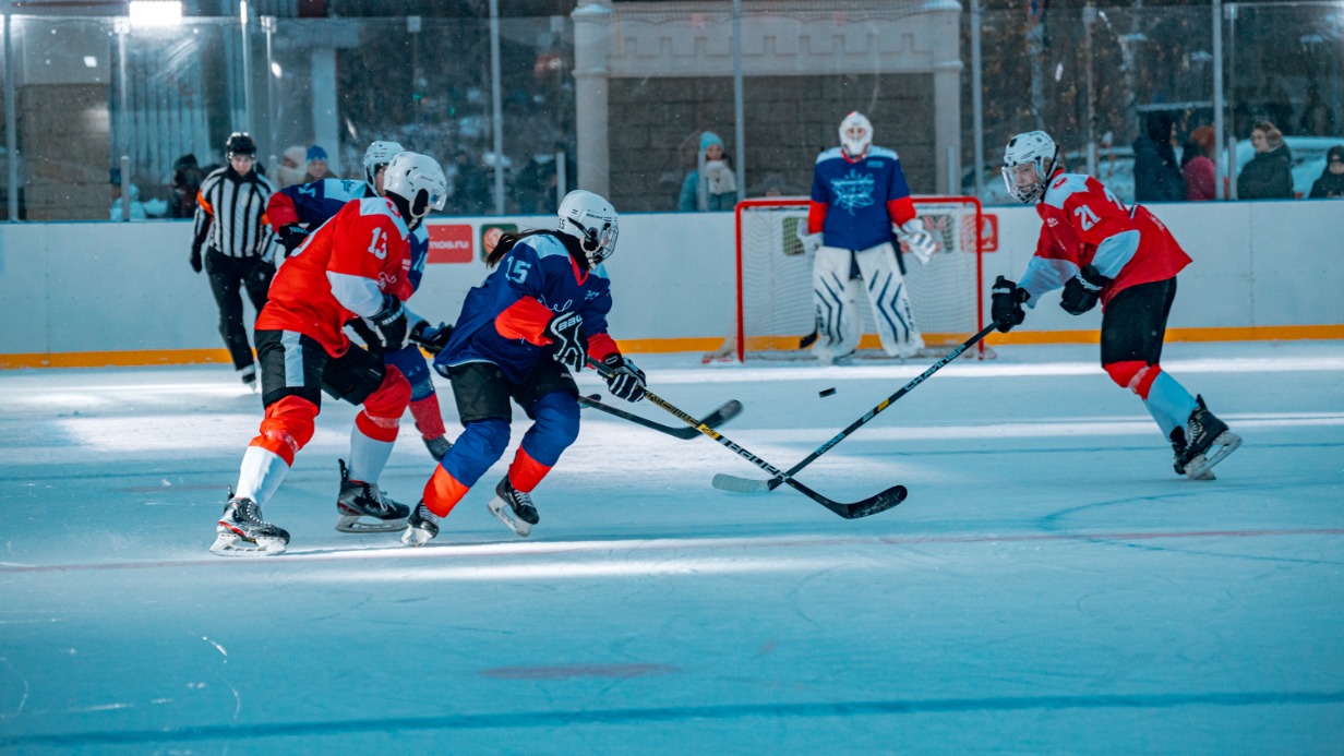 «Легенды хоккея» и «Офицеры России» проведут матч в поддержку бойцов СВО