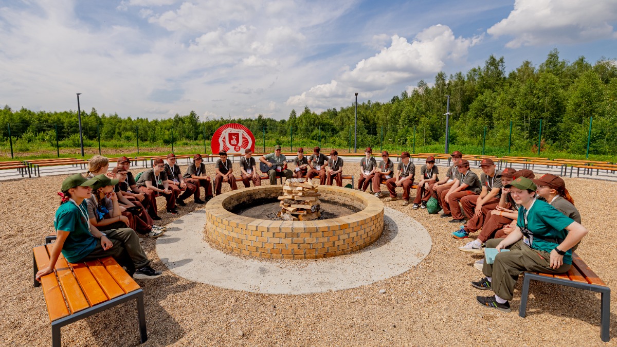 Студенты столичных колледжей и вузов смогут стать вожатыми в спортивно-патриотических лагерях