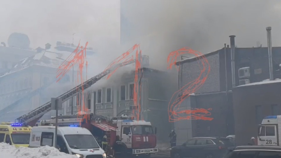 СМИ: Площадь возгорания на улице Образцова в СВАО увеличилась до 600 «квадратов»