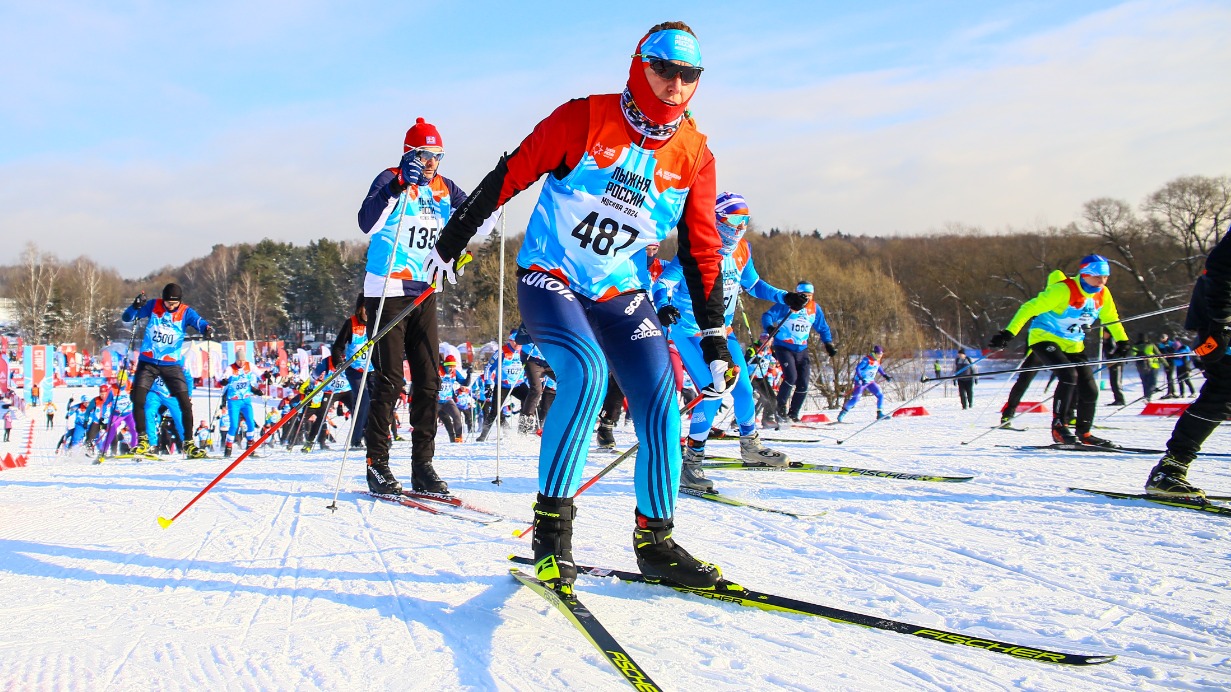 Массовая лыжная прогулка с чемпионом пройдет в ЮЗАО в первый день весны