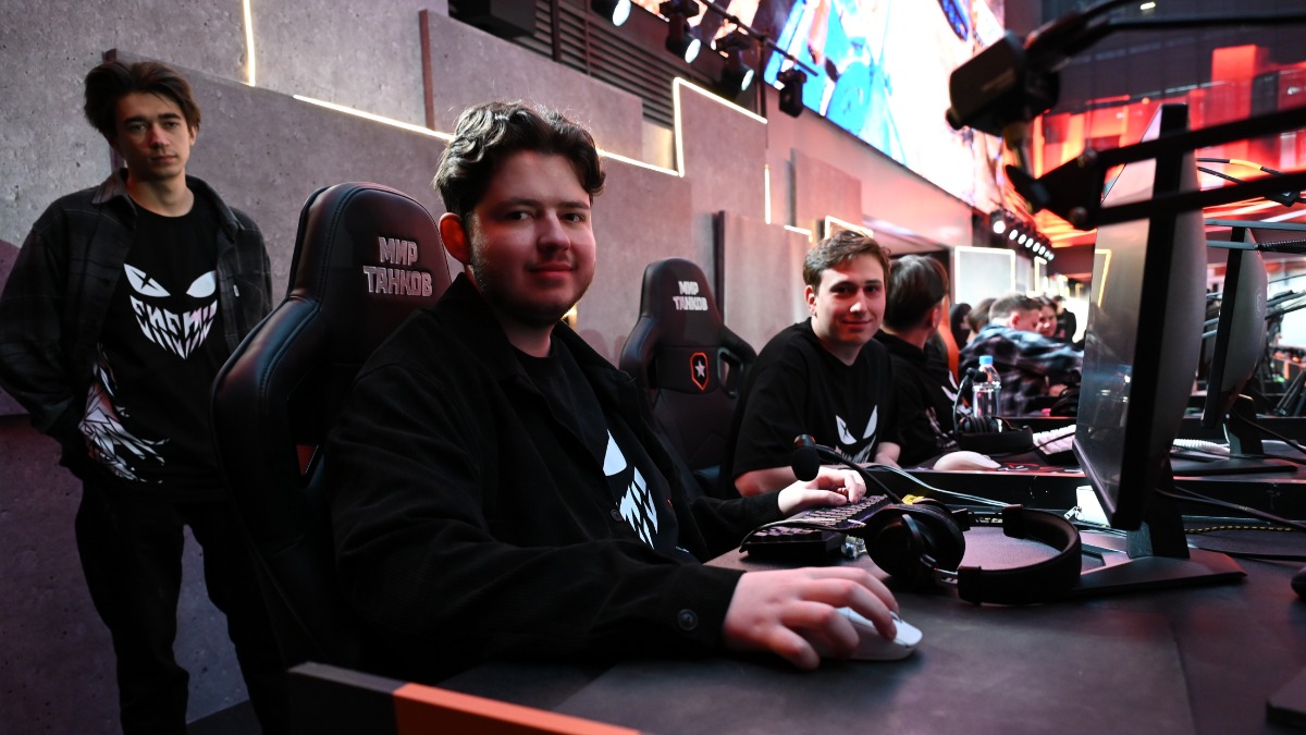 Участник киберспортивной команды Enemy Никита Лиферов во время финала турнира «Мир танков: Кибергерои Москвы» на площадке Московского кластера видеоигр и анимации в «Сколкове»