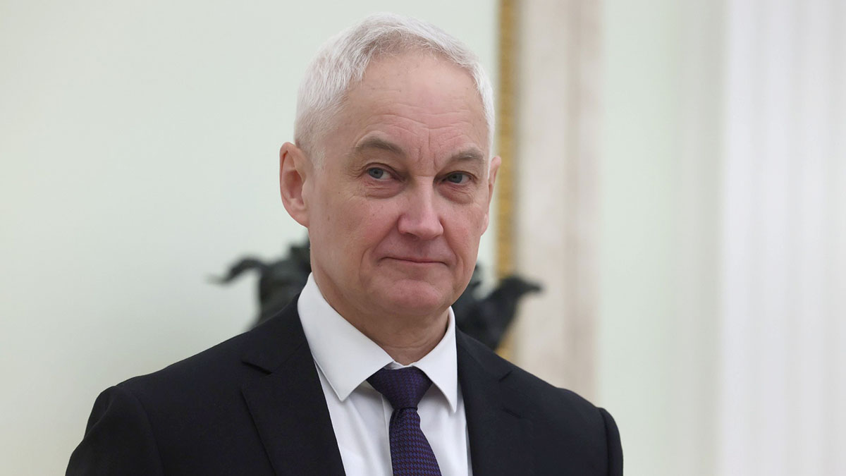 Белоусов вручил медаль «Золотая Звезда» Герою России Ярашеву