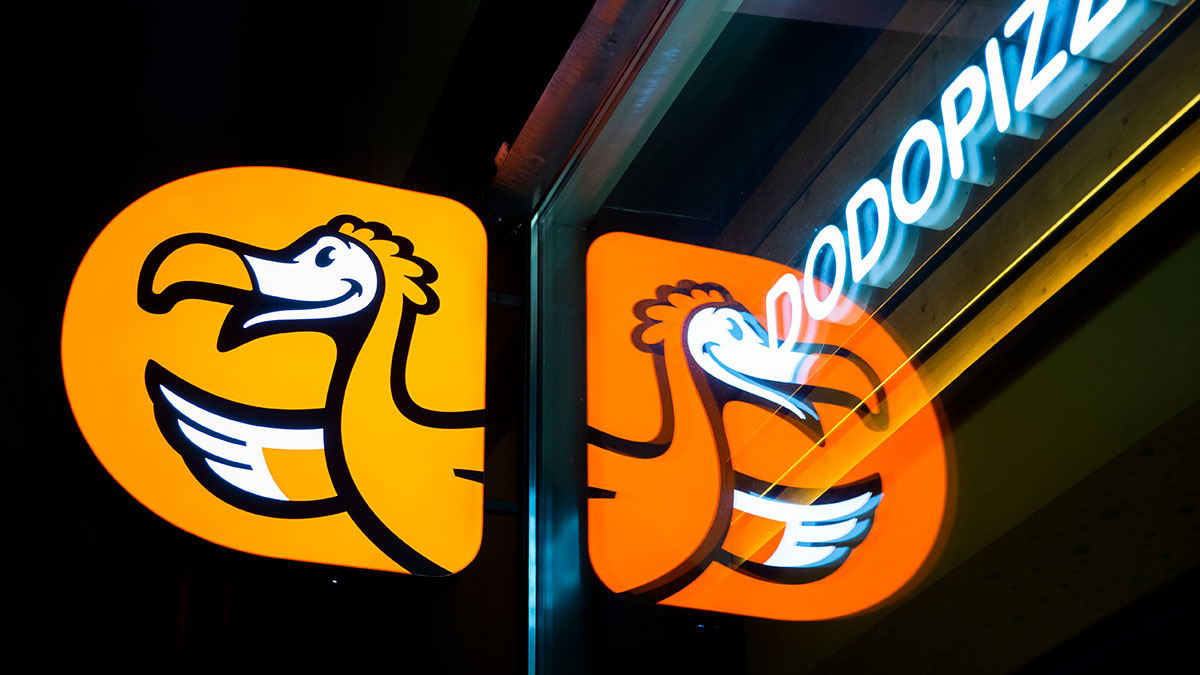 «Додо Пицца» станет pet-friendly после скандала с бродячей собакой Додобоней