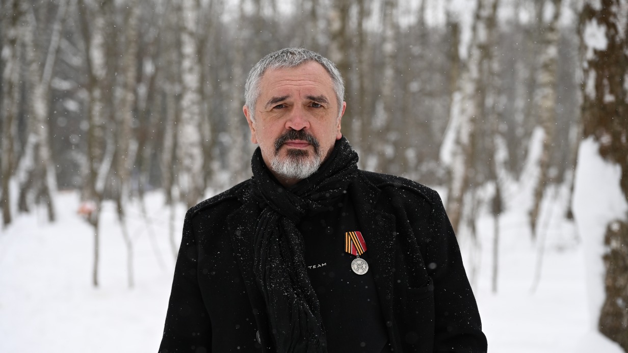 Участник СВО, писатель, поэт Дмитрий Артис. Городской лес. Город Домодедово, Московская область