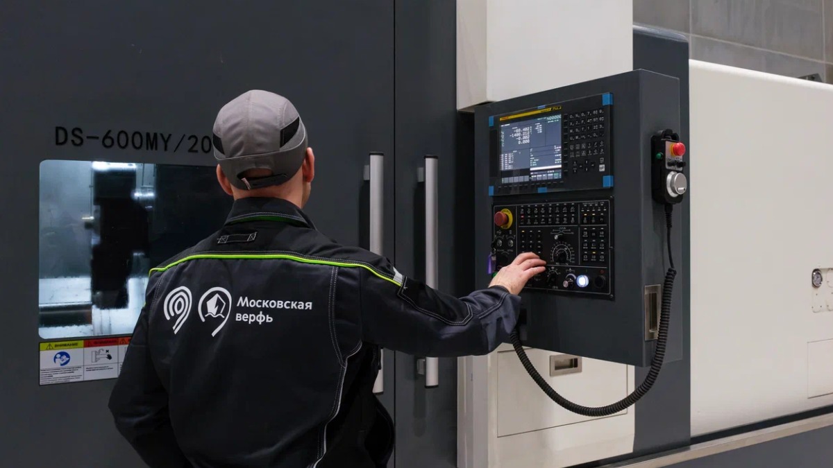 Лазерный станок и гидравлический пресс: какое современное оборудование используют на Московской верфи