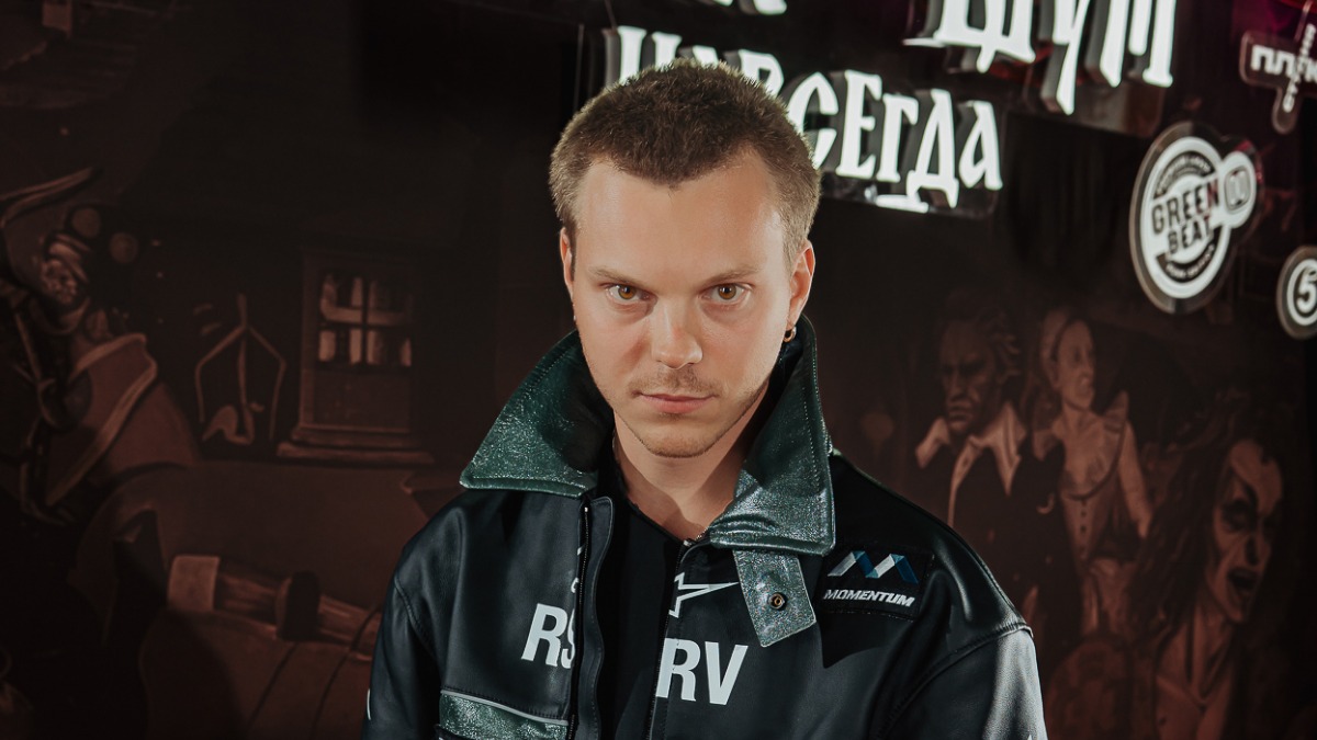 Актер Влад Коноплев на премьере фильма «Король и Шут. Навсегда», в котором он исполнил главную роль Князя