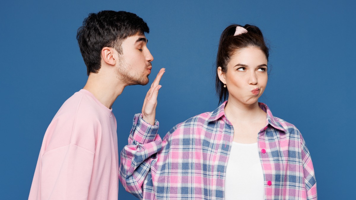 У некоторых людей комплименты, внимание вызывают дискомфорт. Это может быть связано с заниженной самооценкой