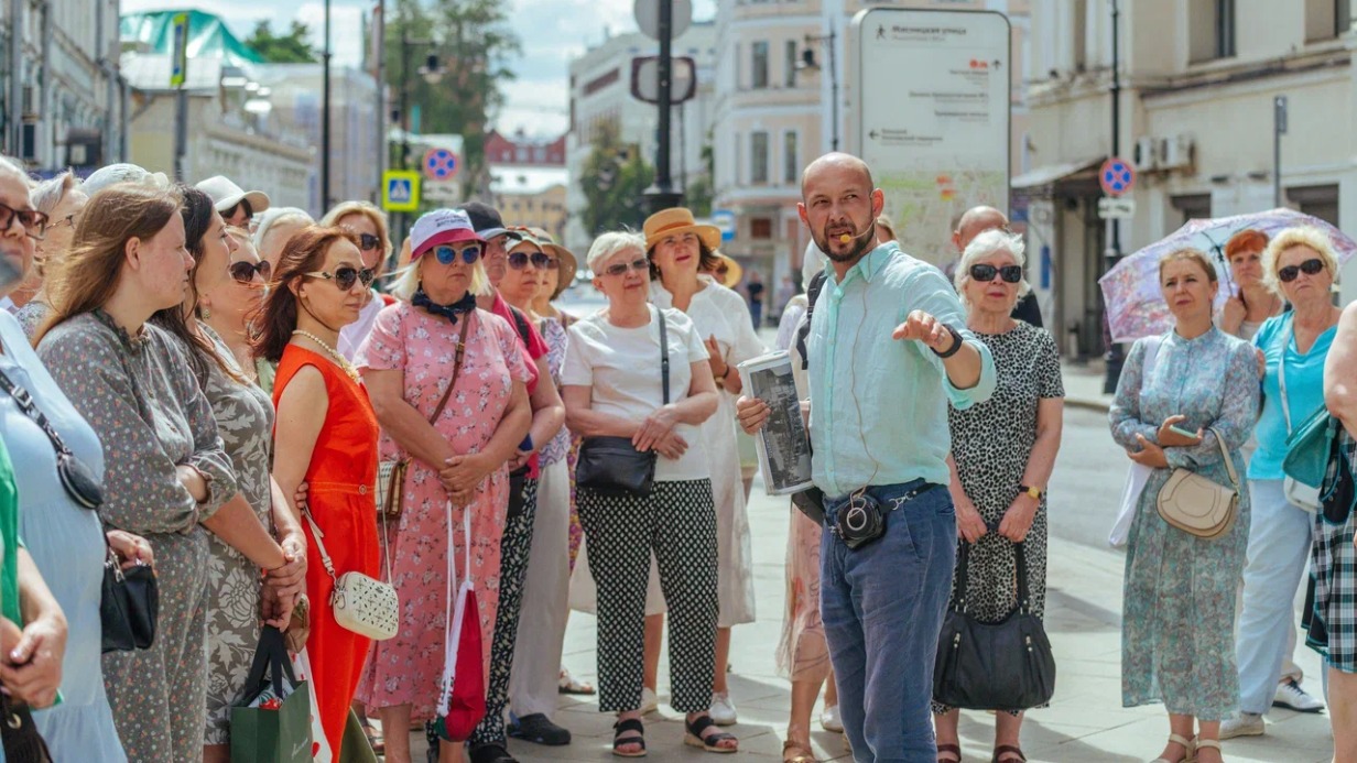 Сергунина: До конца года по районам Москвы проведут более 1,1 тысячи экскурсий
