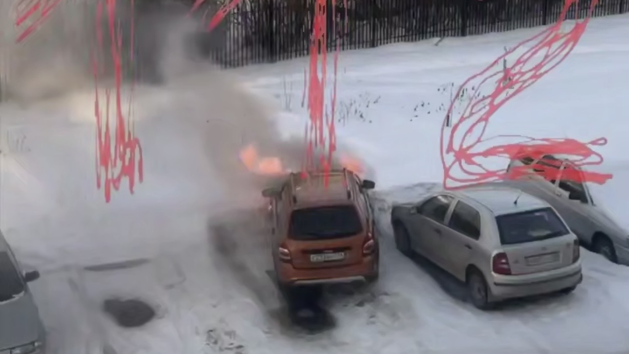 Прохожий спас мужчину из загоревшегося автомобиля в Башкирии