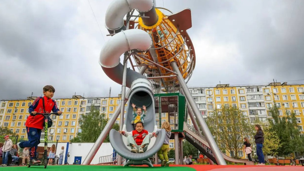 Более двух тысяч дворов отремонтируют в Москве в 2026 году