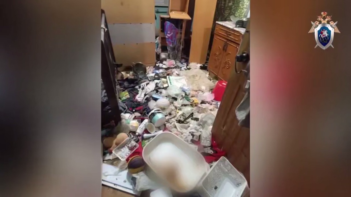 СК: Мать оставленного в красноярской квартире ребенка намеренно не кормила его