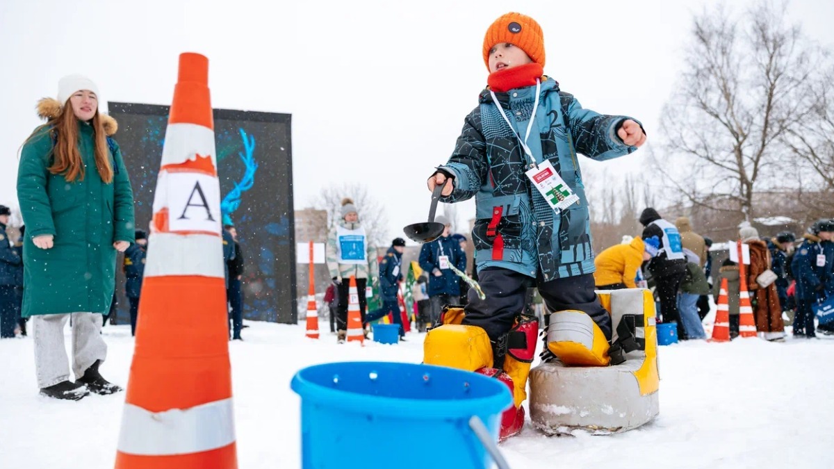 Лагерь полярников установили у Московского дворца пионеров в День Арктики