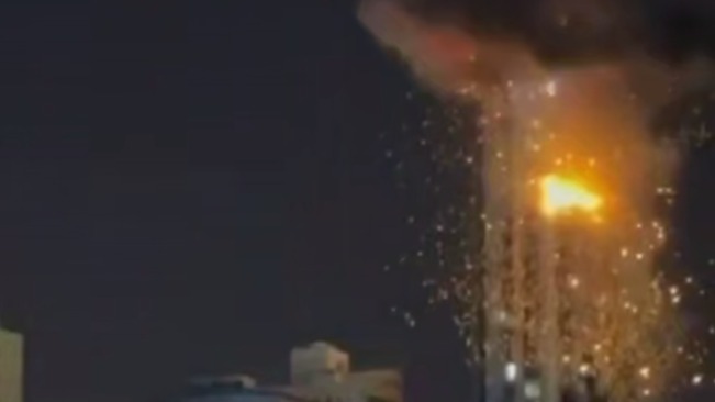 Атака иранского БПЛА по жилому небоскребу в Бахрейне попала на видео