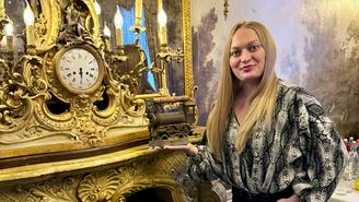 И паровозом гладить можно. Москвичка собрала огромную коллекцию утюгов