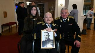 В Центральном академическом театре российской армии состоялась встреча поколений военных династий