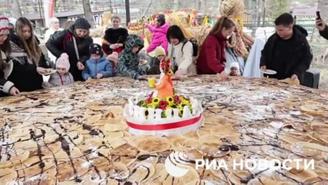 Царь-блин диаметром 3,5 метра испекли в Крыму