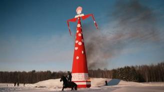 Самое высокое в России чучело Масленицы сожгли в Подмосковье