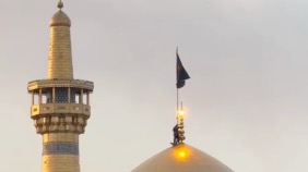 Черный «флаг траура» подняли над куполом мечети Имама Резы в Иране