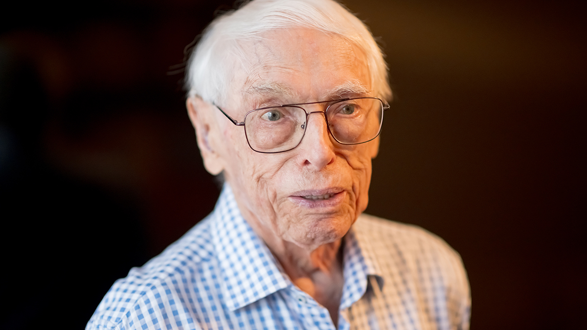 «Меня из автомобиля вынуть не могли»: Зацепин вспомнил о страшном ДТП во Франции