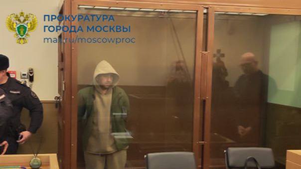 Суд арестовал водителя, который насмерть сбил 16-летнюю девушку в Москве