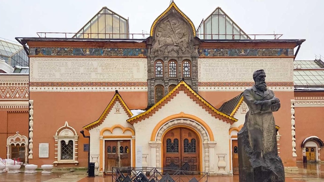 Специалисты восстановят резные двери главного здания Третьяковской галереи