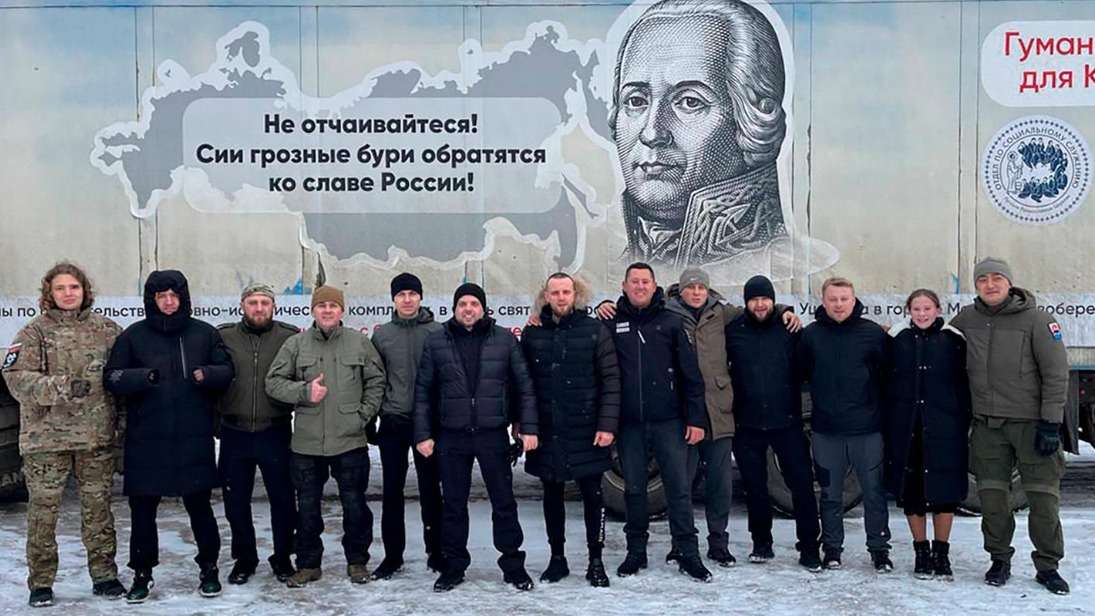 Собянин: Московские предприниматели регулярно доставляют гумпомощь на передовую