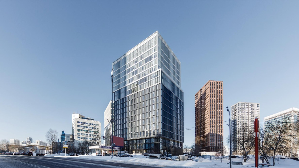 На улице Обручева завершается возведение бизнес-центра по программе создания новых рабочих мест