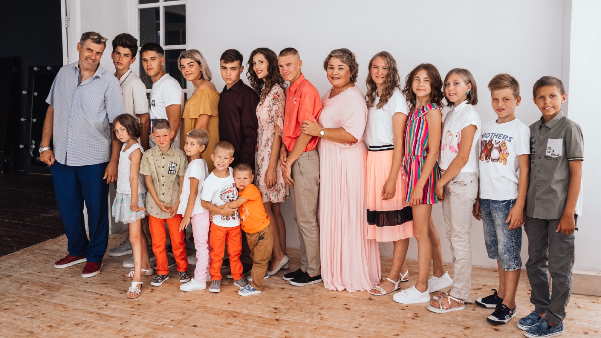 Большая дружная семья Красниковых