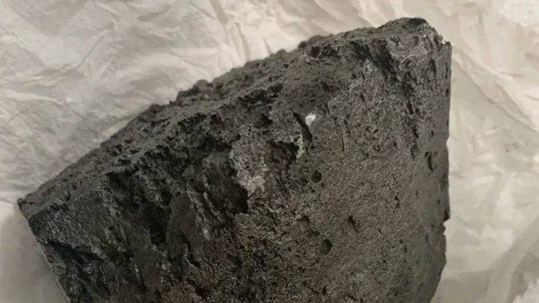 Иностранец пытался вывезти фрагменты метеорита из Москвы в Дубай