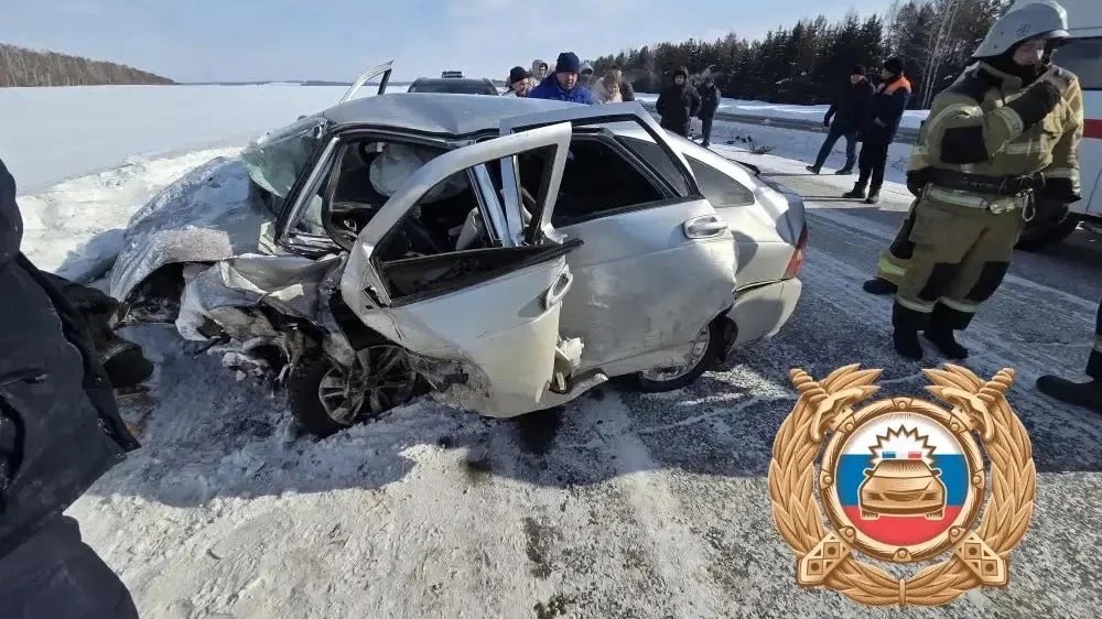 Шесть человек погибли из-за столкновения легковушек в Башкортостане