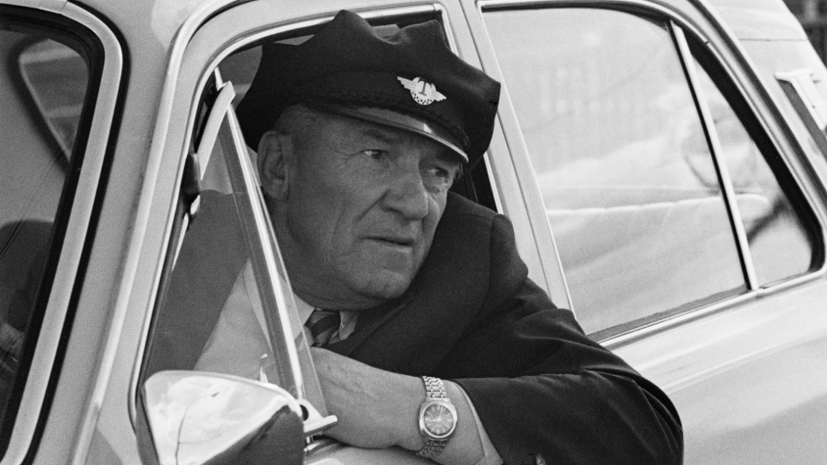 Народный артист СССР Николай Крючков в роли таксиста Бати на съемочной площадке кинофильма «Горожане» режиссера Владимира Рогового