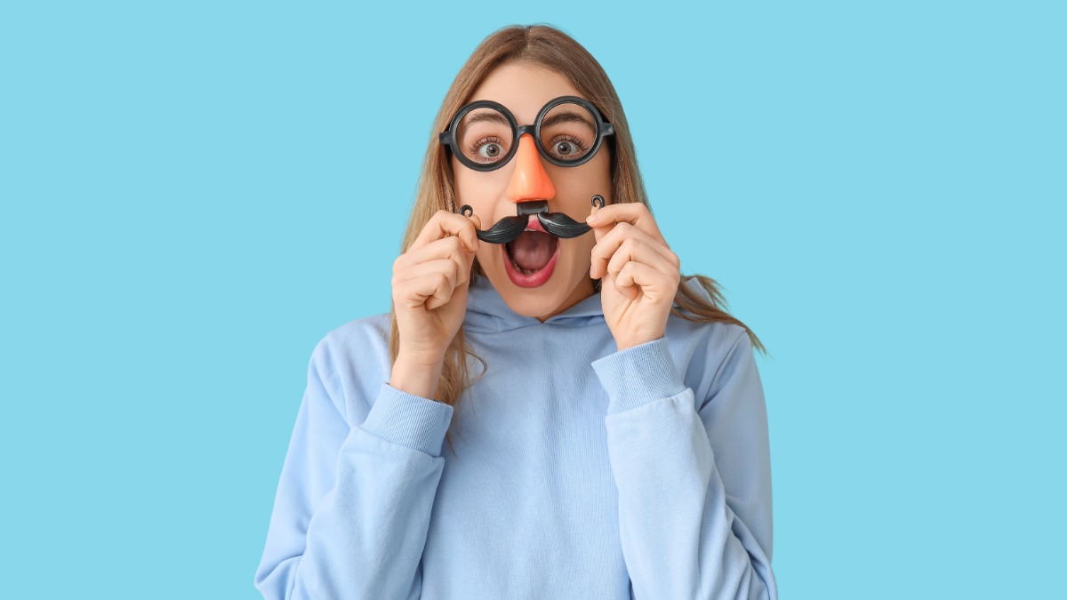 Некоторые компании нанимают людей, развлекающий персонал в офисе