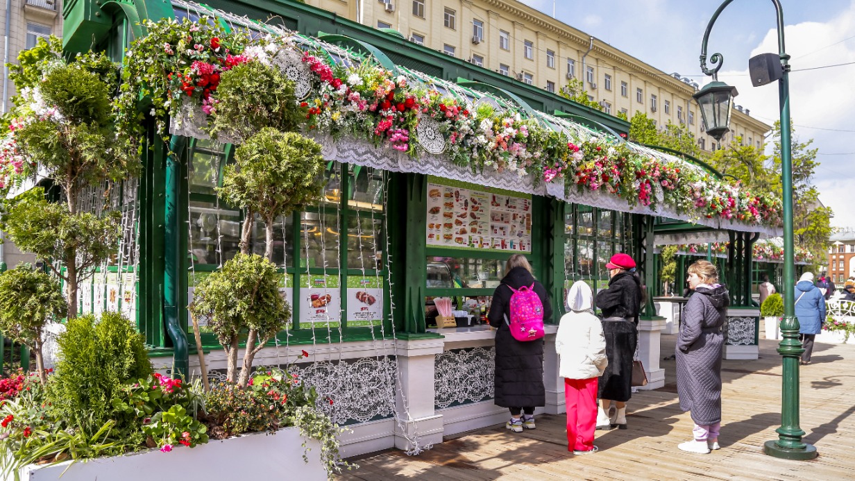 Посетителям предлагают согреться напитками на площадках «Московских сезонов»