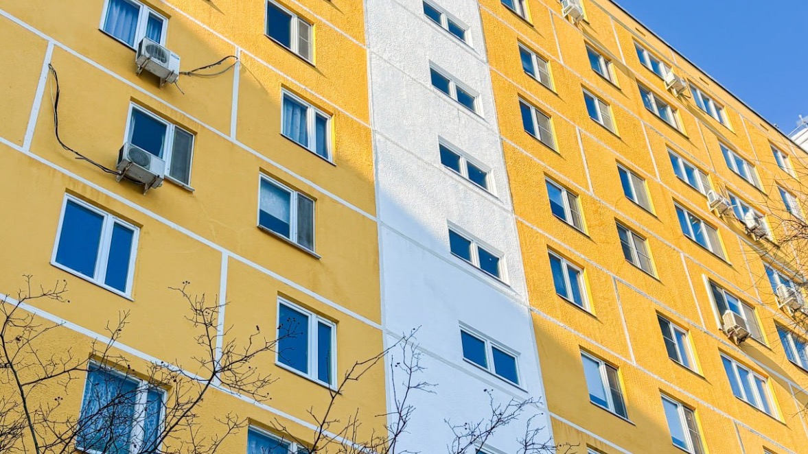 Более 600 фасадов жилых домов обновят в Москве в рамках программы капремонта