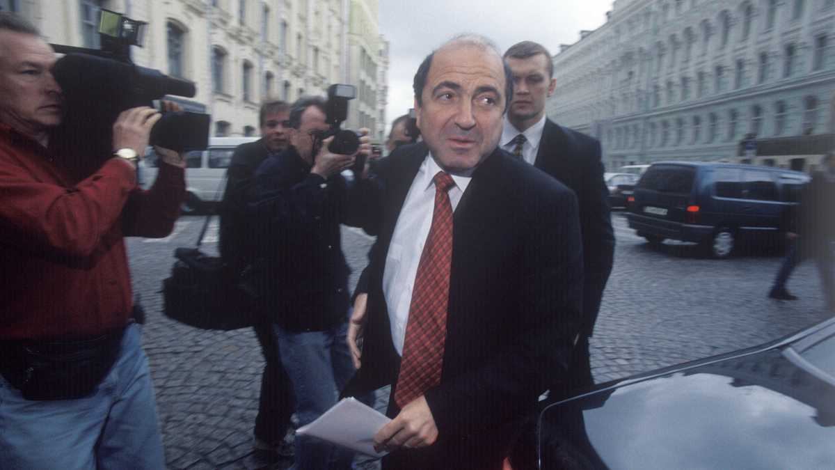 Олигарх Борис Березовский: бизнес, суд с Абрамовичем, самоубийство, биография, скандалы в политике