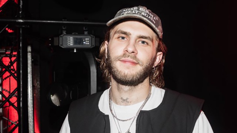 Москвич Кирилл Иванов выступает под псевдонимом DJ CURRY