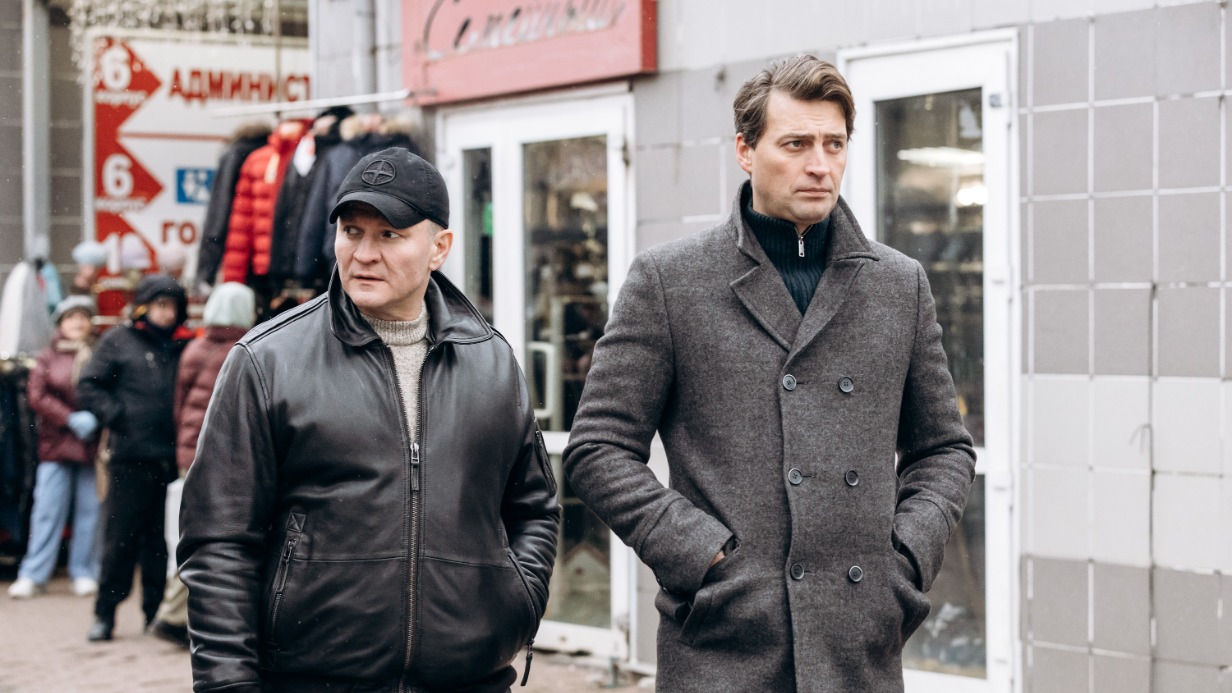 Кадр со съемок сериала «Первый отдел»: Сергей Жарков в роли полицейского Михаила Шибанова и Иван Колесников в роли Юрия Брагина