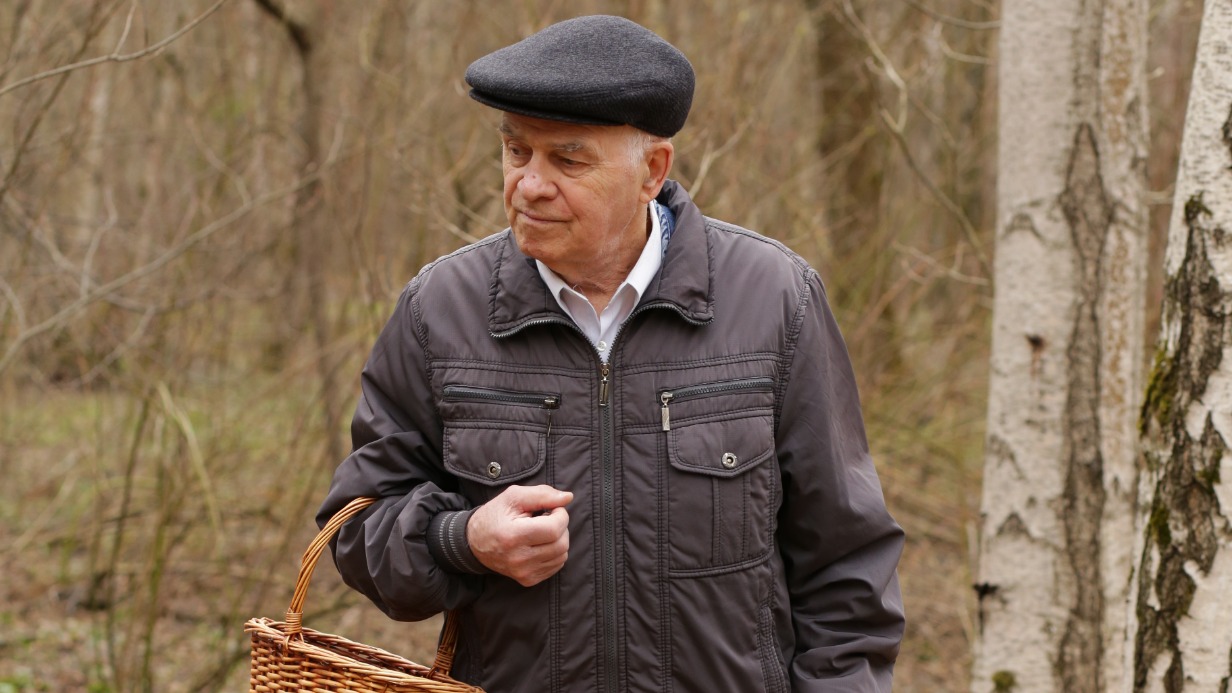 Грибник Иван Орехов отправился на поиски весенних грибов