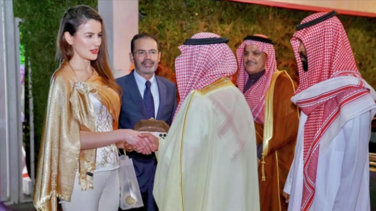 Посол Украины оправдалась за вызывающий наряд на приеме в Саудовской Аравии