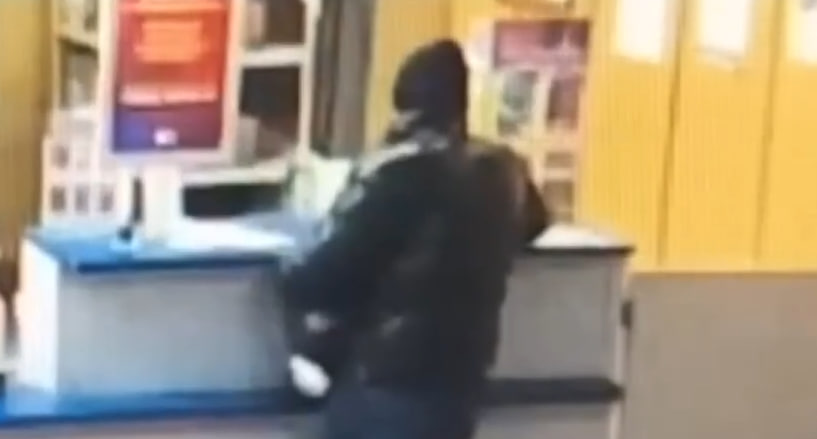 Полиция задержала девушку после неудачной попытки ограбления ПВЗ в Москве