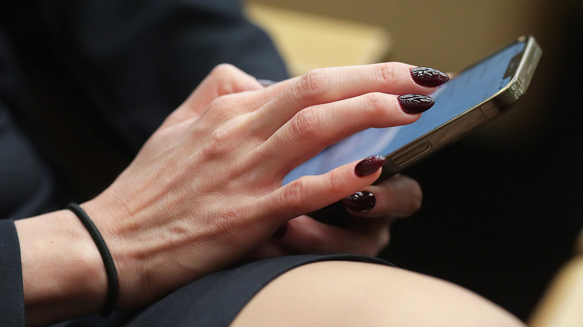 Москвичи стали получать SMS об ограничении мобильного интернета