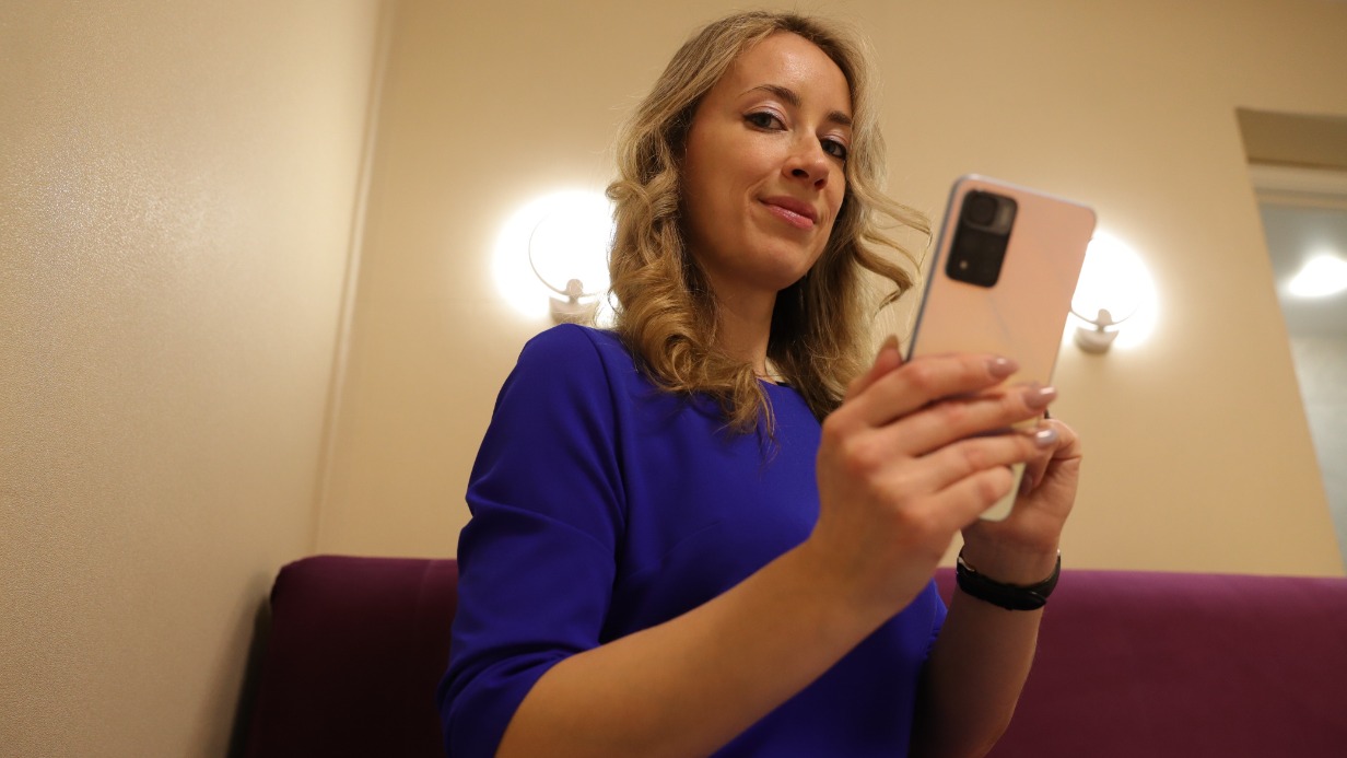 Татьяна Самарина тестирует работу мессенджеров